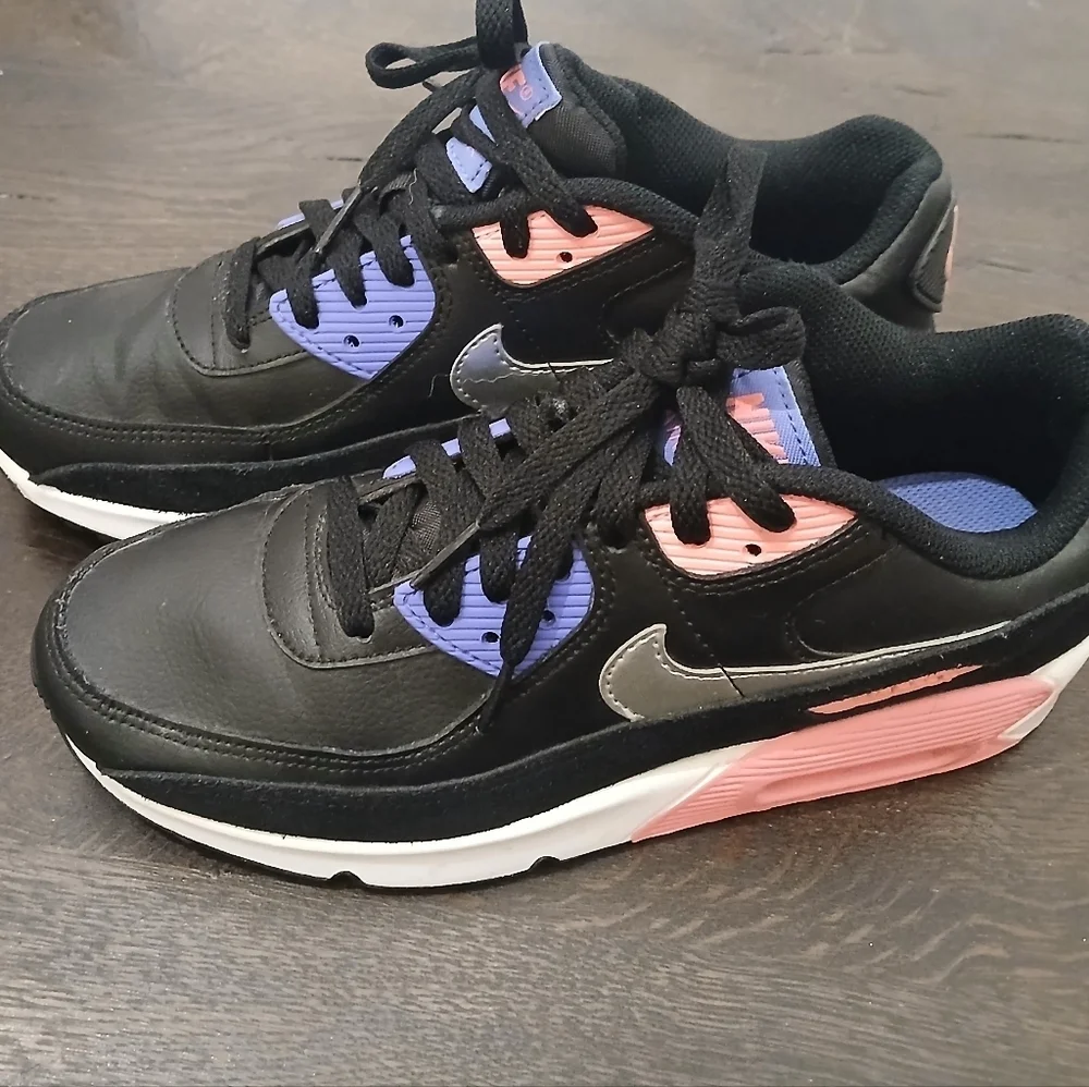 Nike Air Max 90 Leather GS Black Sunset Pulse Size:7Y Girls Sneakers